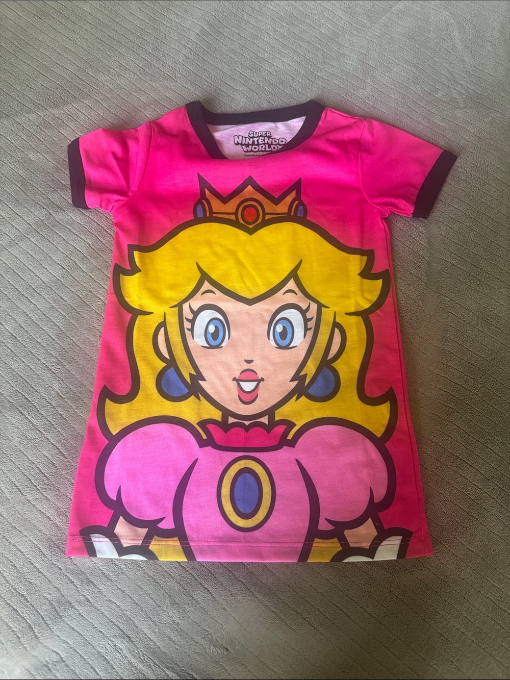 Super Nintendo World Princess Peach Pink Graphic Tee-Shirt Kids XS
